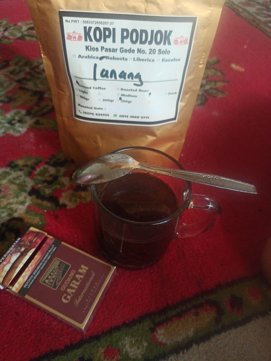 Ngopi lanang di minggu pagiii yang cerah, iki baru kopi tenan