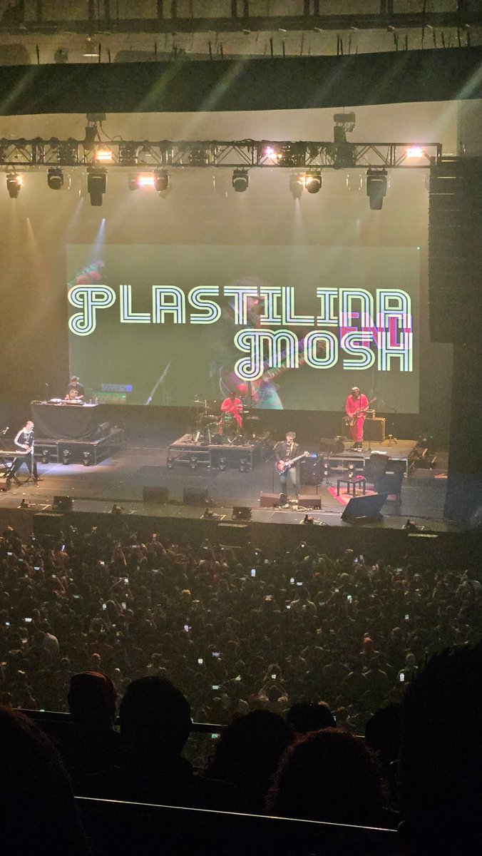 vannyzl's tweet photo. Mr P M O S H 
@plastilinamosh #pepsicenter #cdmx https://t.co/Iu0giM0cxp