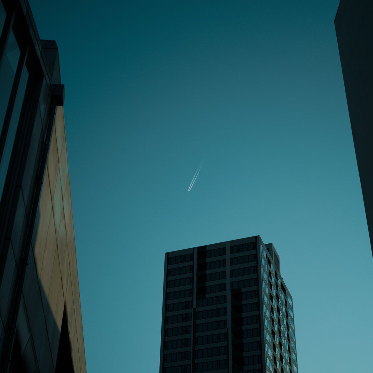 映像、写真の仕事で生活したいです、クリエイトする世界へ戻りたい