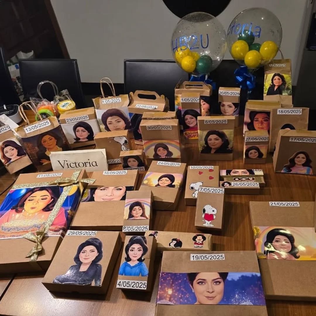 RuffoStarWorld's tweet photo. Boas noite  @victoriaruffo31 olha que  nos brasileiras @joceline_prado @daiagouv e @AnaPaul71714707 @marciahonorio23 somos um grupo  de fãs apaixonada pela essa grande atriz, @victoriaruffo31 Esses presentes foram presentes do Brasil Marcia Brasil 🇧🇷 https://t.co/qg3yyHnxM9