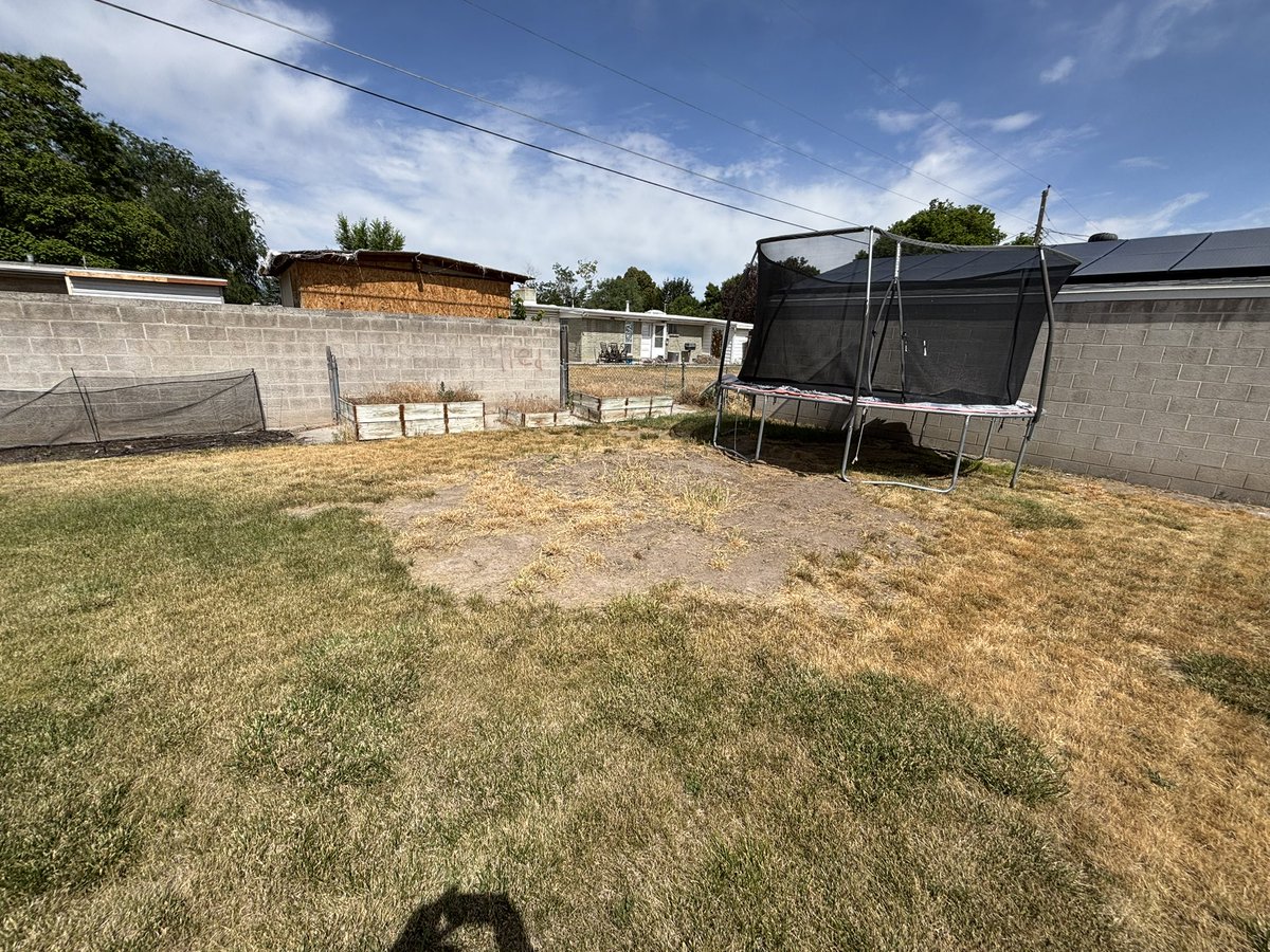 tufturf's tweet photo. Before and after. #utahturf #artificialturf #turt #tuftturf https://t.co/GTj3P1MZVl