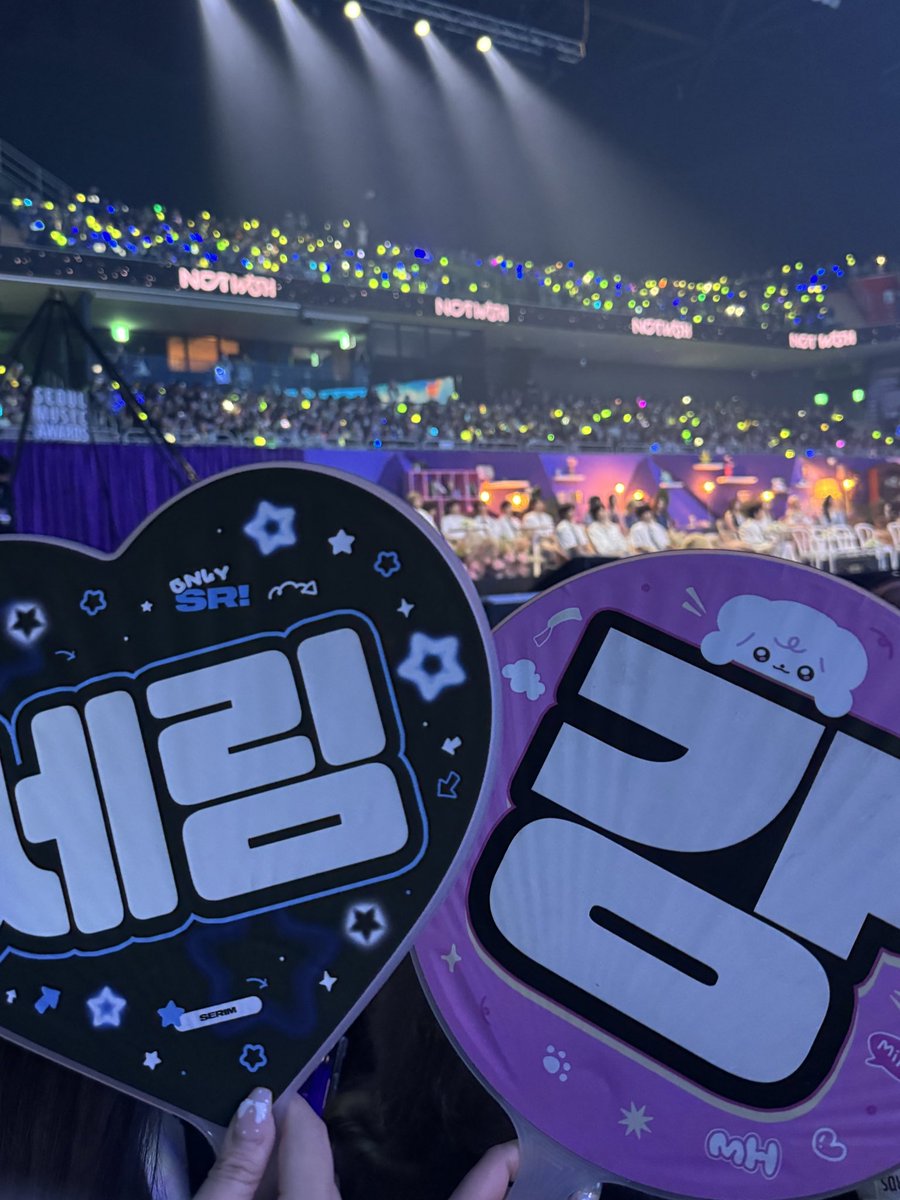 kmhllew's tweet image. 인스파이어 ㅈㄴㅈㄴ 먼데 서가대는 넘 낭만적가트네,,
어둠속에서도 빛나는 아이도루 민히 너무 아름다어🫠🫠
