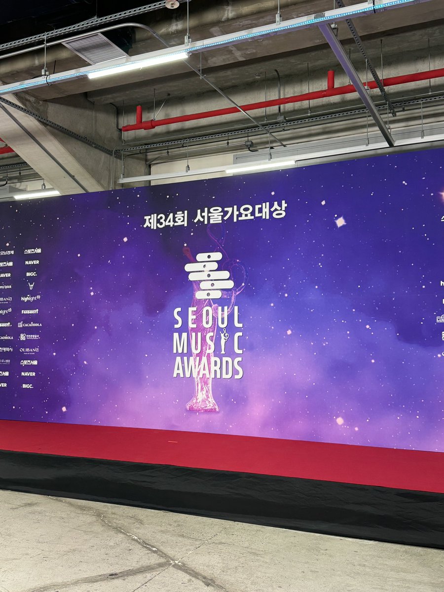 kmhllew's tweet image. 인스파이어 ㅈㄴㅈㄴ 먼데 서가대는 넘 낭만적가트네,,
어둠속에서도 빛나는 아이도루 민히 너무 아름다어🫠🫠