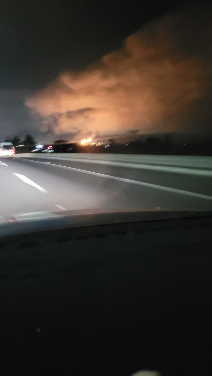 Que bonito es el amanecer a las 8 pm?)