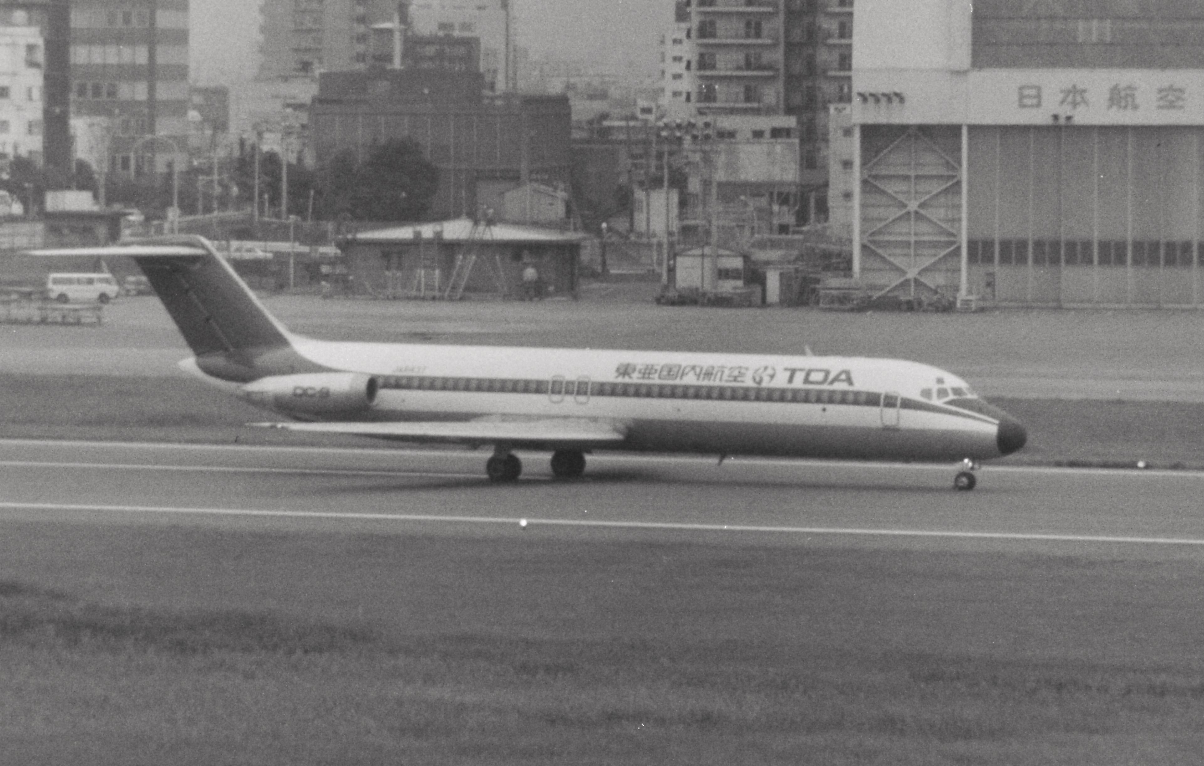 TDA 東亜国内航空　社章 Yahoo!オークション - TDA 東亜国内航空 広告 ポスター エアバス