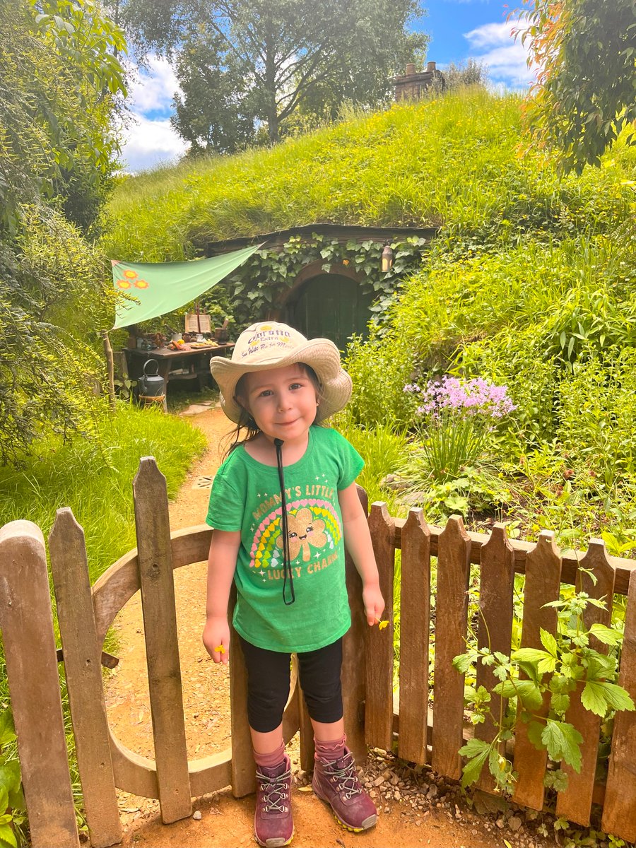 candrade0123's tweet photo. It's the moment we begin creating lasting memories and, most importantly, guiding them as they explore the world. #NewZealand #hobbiton https://t.co/PaSzQayn5S