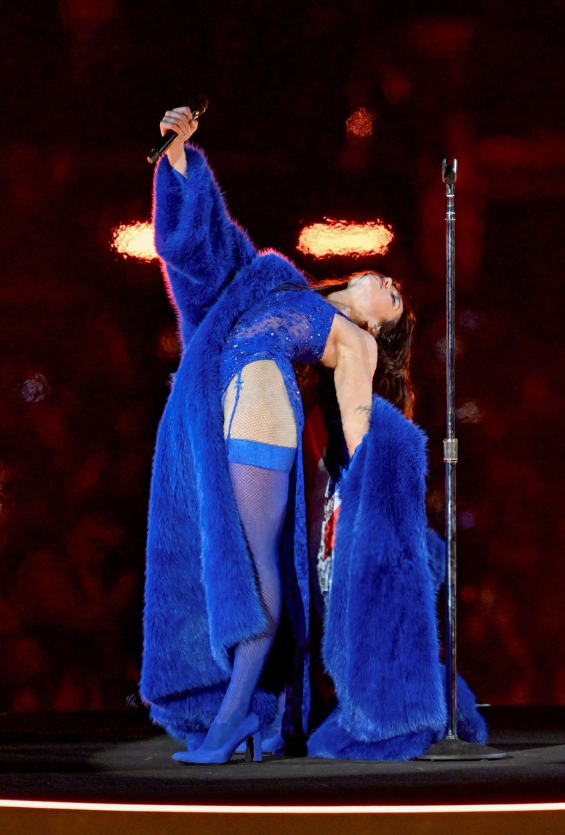 duadailycom's tweet photo. x75 images of Dua Lipa performing at Wembley Stadium for the #RadicalOptimismTourLondon night 1!
https://t.co/M6vdIfOiBH https://t.co/8TxCwaHFSZ
