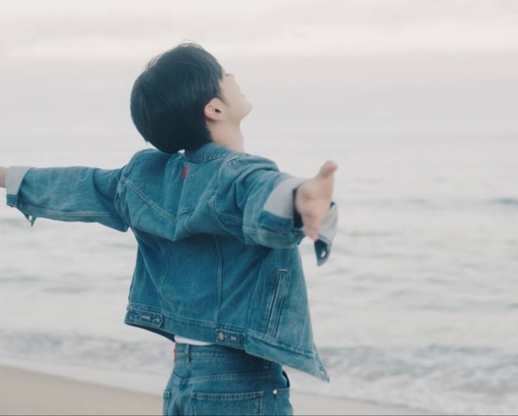 haoismywife's tweet photo. — fated to love you 
a #haobin filo au wherein...

kyson(zh), a boy who’d been spoiled rotten his entire life, had always received everything on a silver platter. then he met hardin (shb), a simple boy from the province whose quiet dream was a life of peaceful contentment. https://t.co/jLykKnONPw