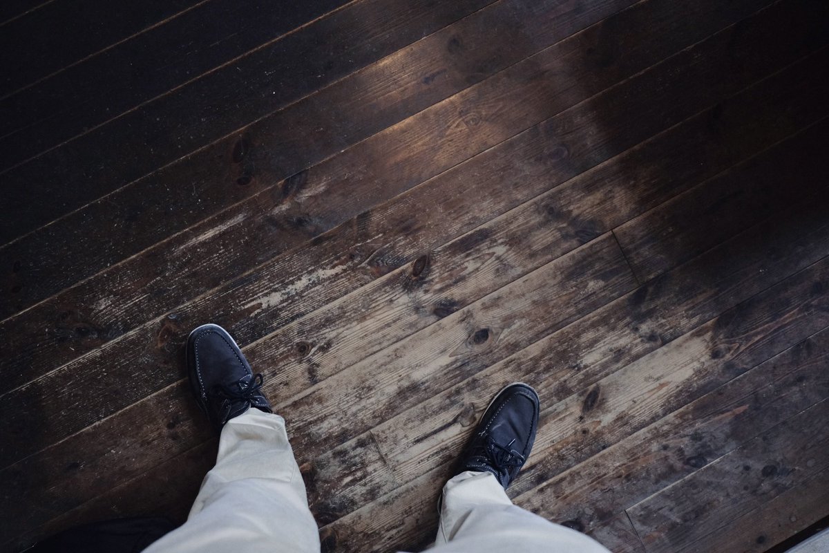 今日はここ！！高知県土佐山田のヒビヤレコーズにて、パンダ製作所<a href="/pandamakers/">パンダ製作所</a> さん主催の音楽祭「パンダフルワールド」。
戦前築の旧医院洋館にぎゅうぎゅうに楽器と人が詰め込まれて、建物が振動するくらい音楽が鳴り響く。高知の地元音楽レベルの高さに圧倒されている。