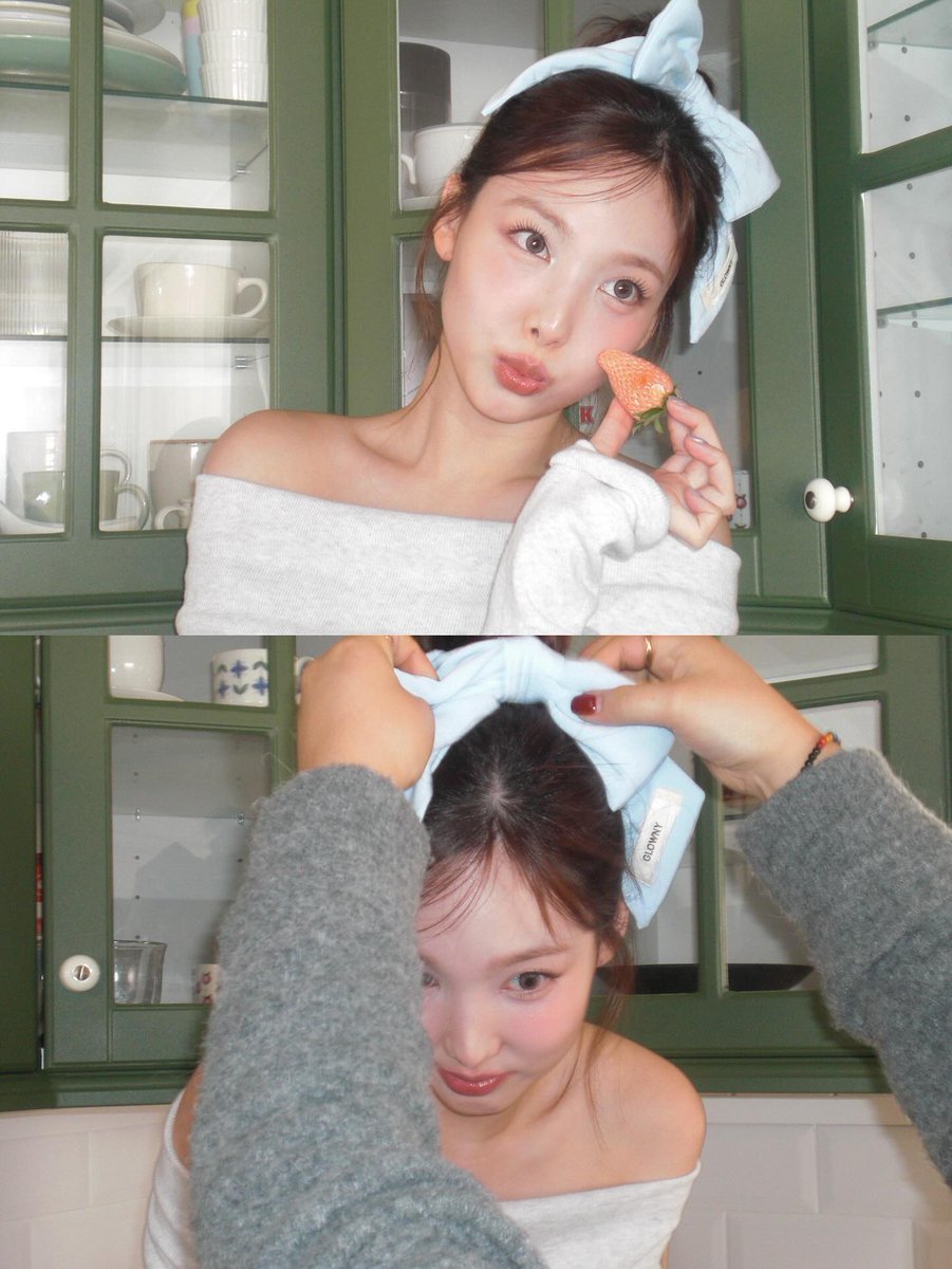 godmitzu's tweet photo. NAYEON 🍓 https://t.co/nkQfrNEWJV