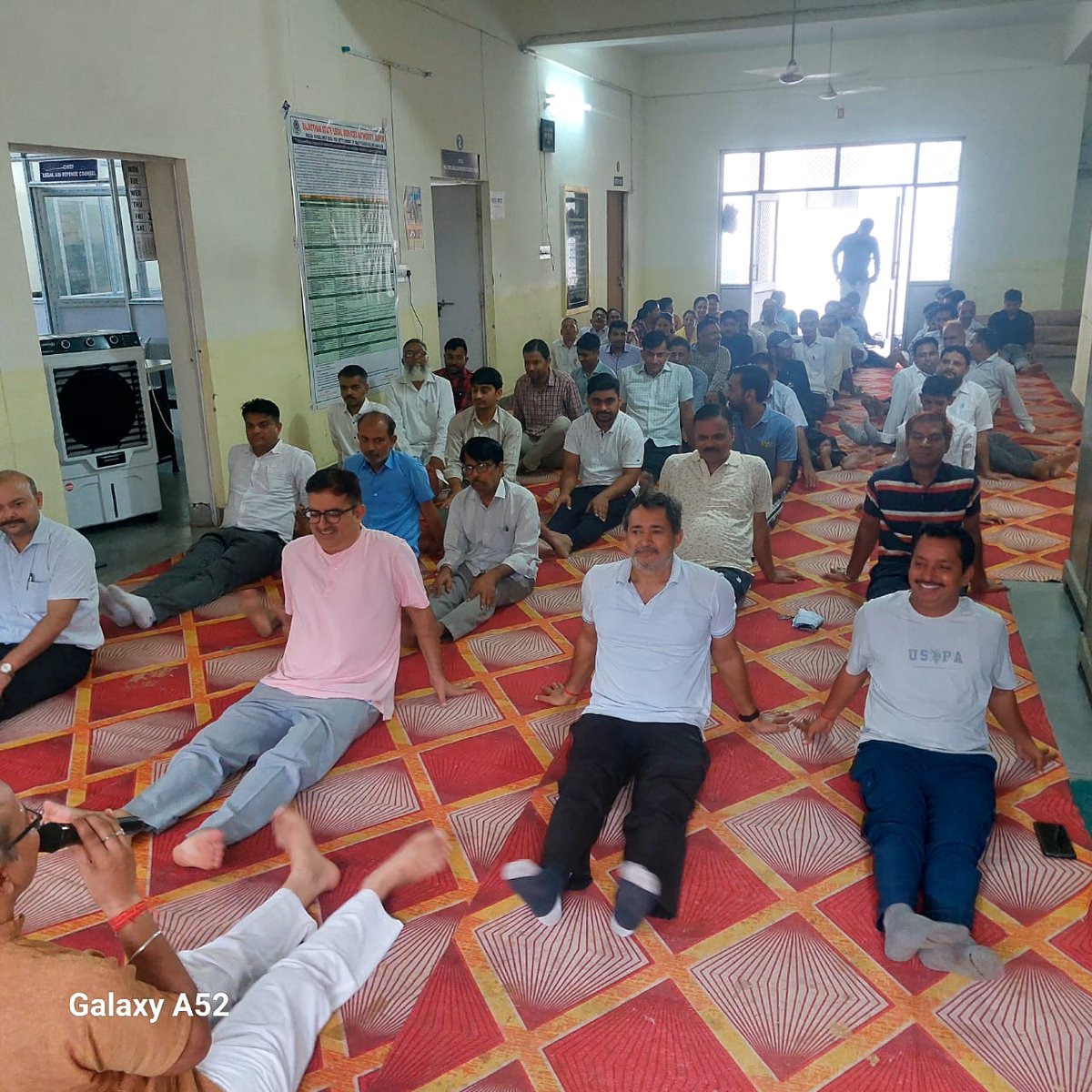 अंतर्राष्ट्रीय योग दिवस पर जिला एवं सेशन न्यायालय में योग कार्यक्रम का आयोजन...
न्यायिक अधिकारी, अधिवक्ता एवं कर्मचारी उपस्थित रहे।

<a href="/Yoga_Journal/">Yoga Journal</a> <a href="/DmJalore/">District Collector & Magistrate, Jalore</a>