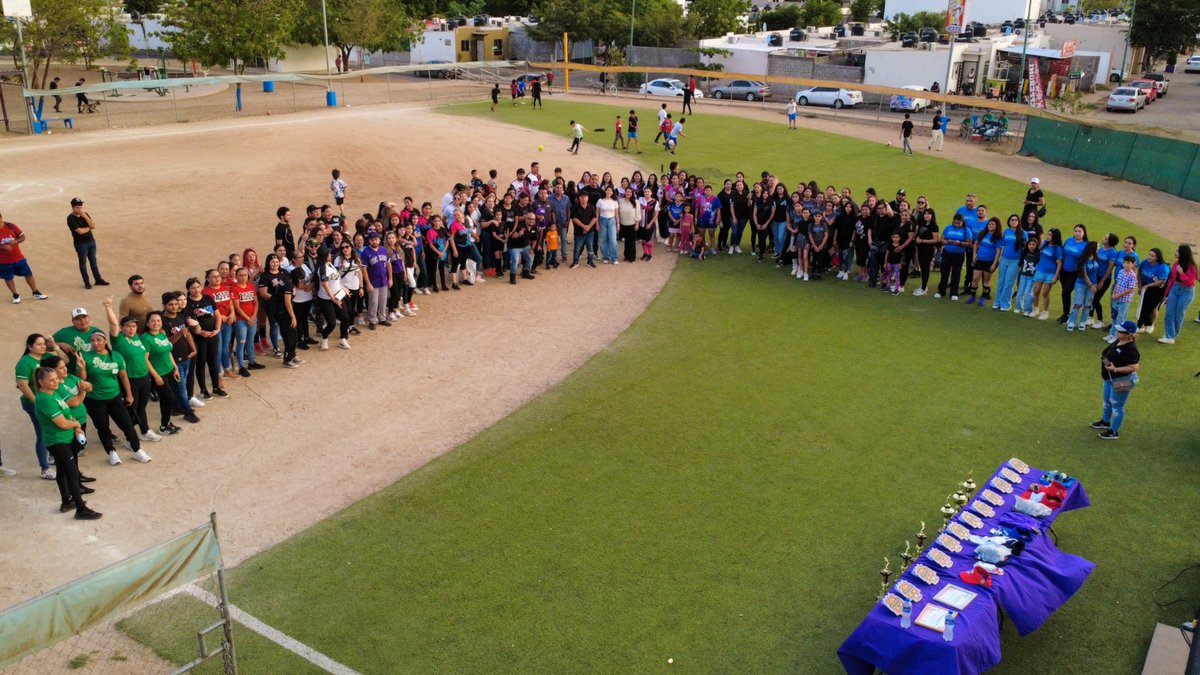 Las mujeres hacen del deporte un espacio de fuerza, sororidad y esperanza.
Desde Alturas del Sur, acompañamos el inicio de la Liga de Sóftbol Femenil, Temporada por la Paz 2025, donde cada equipo representa el poder de la unidad y la convicción de transformar nuestras comunidades