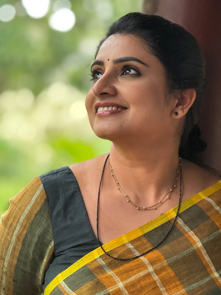 govtjobsalert26's tweet photo. π― #SujithaThread
#Sujitha New Look https://t.co/TMJdQPQkW0