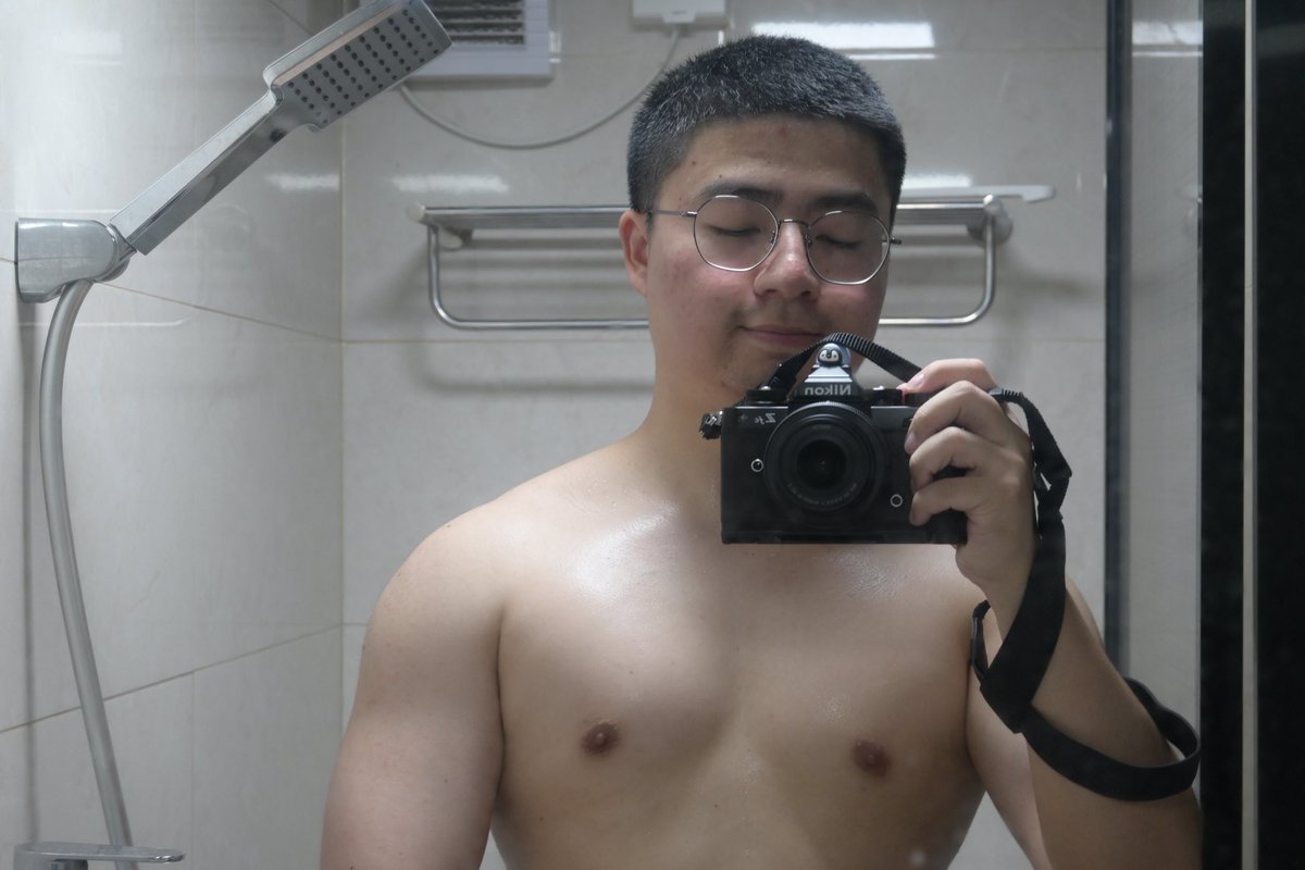 ccpikaqq tweet media