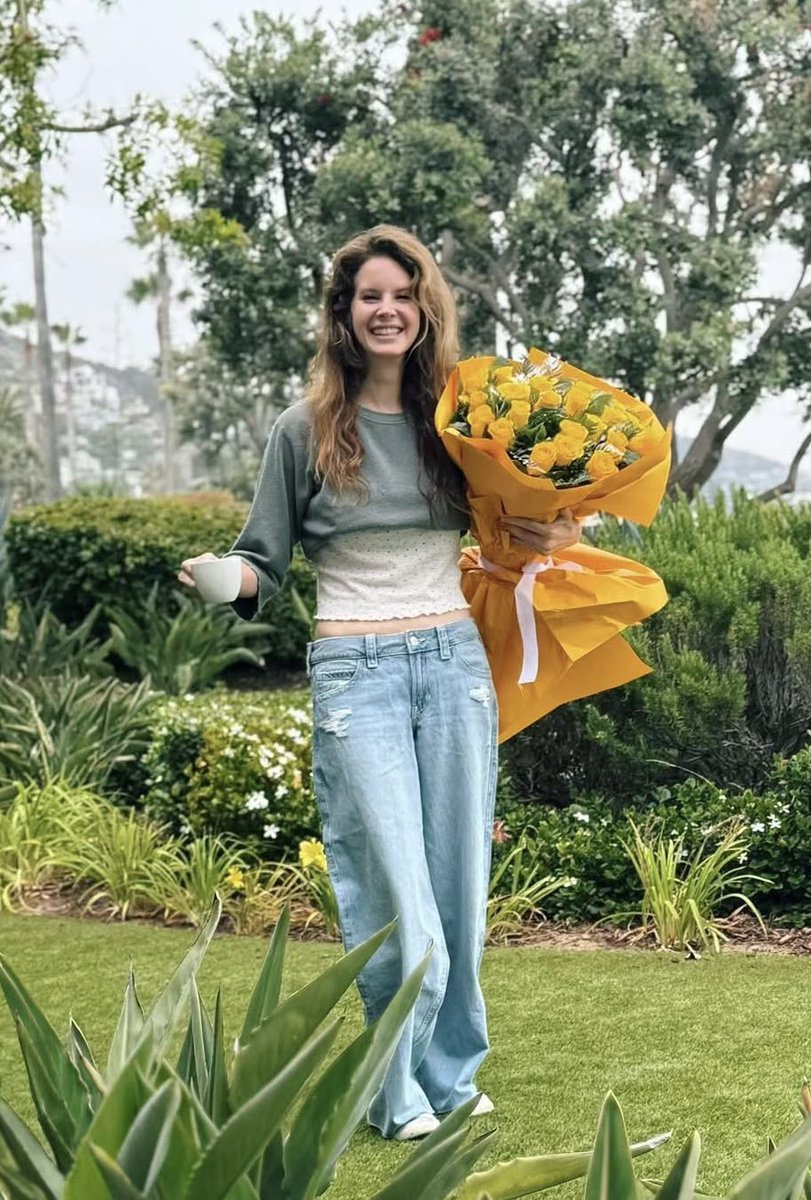 Felices 40 años reina 😍 #lanadelrey