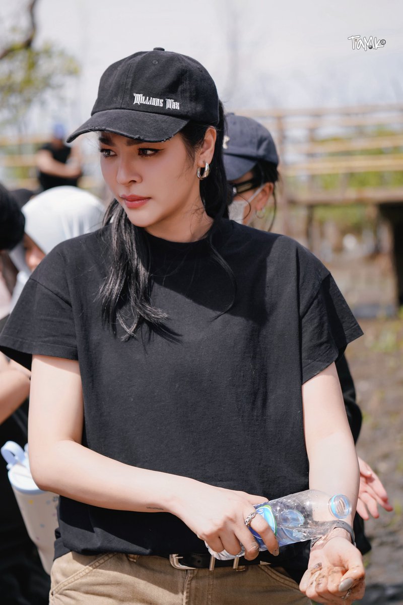 🥰🥰

PLANT TREE WITH FAYE
#ปลูกป่ากับฝ้าย