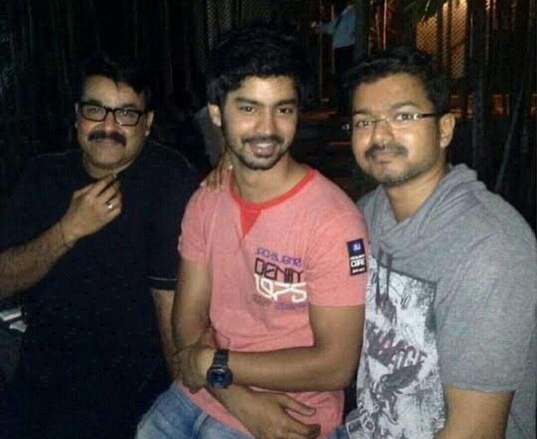 Happy birthday na <a href="/actorvijay/">Vijay</a> 🤗Wishing you a wonderful year filled with love , happiness &amp; success! 
Love you ❤️

#ThalapathyVijay #JanaNayagan #HappyBirthdayThalapathyVijay 
#HBDThalapathyVijay