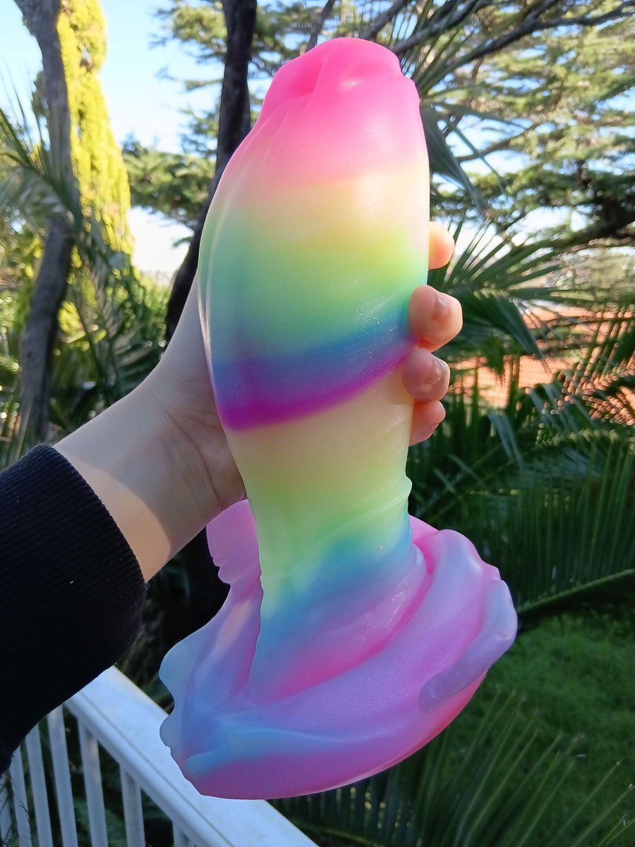 I'm bored so pls take another pic of Levi he's such a gorgeous toy!!😊