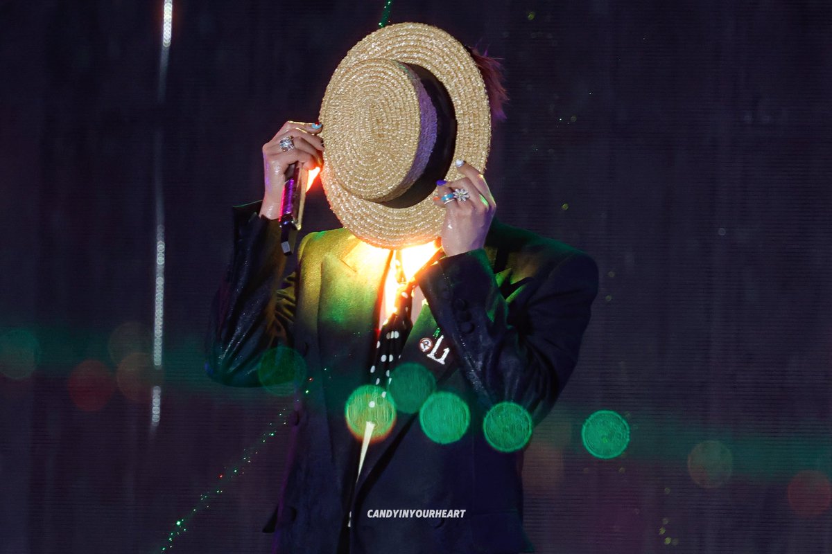 candyinuheart's tweet image. 빗물과 조명이 하나가 된 순간
#지드래곤 #GDRAGON #권지용
#GD