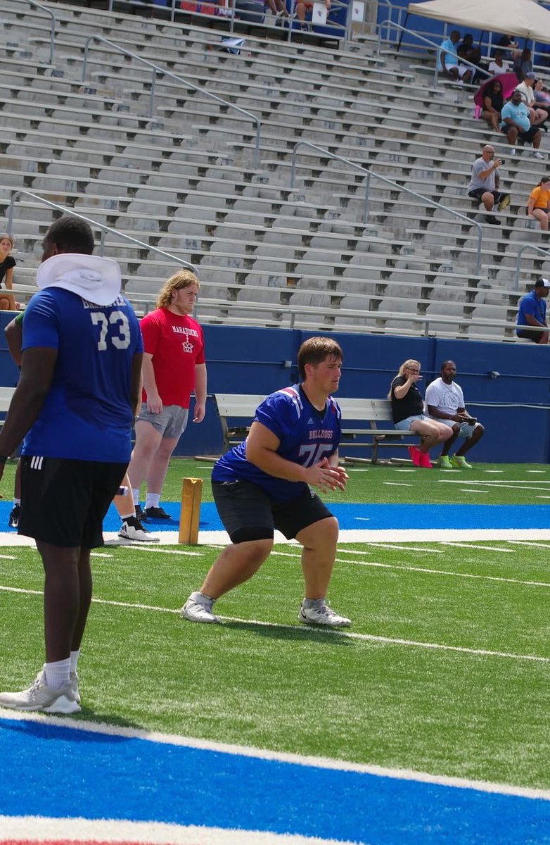 i_wallace72's tweet image. Blessed to be apart of the @LATechFB camp this morning with @HunterDavis53
#Louisiana #OLine #Grind #FootBall
@jeritroser @samspiegs @4thqtmentality @MikeCoppage1 @RoyThompsonFB @rivalswoody @gridironfootbal @MarcusRandall19 @AndyBryson225 @CoachBradSmiley @JeremyO_Johnson…