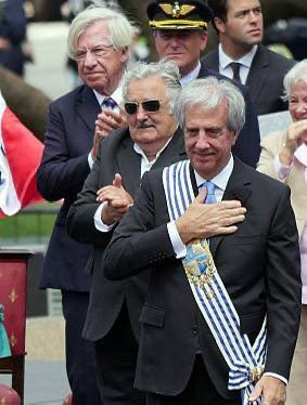 No le pido al <a href="/Frente_Amplio/">Frente Amplio</a> que sea perfecto, ni que tenga todas las respuestas. Le pido que sepa quién es, qué quiere y hasta dónde está dispuesto a bancar lo que dice defender. Lo que me duele no es que cambie, sino que se haya vuelto difuso, tibio, sin rugido ni convicción.