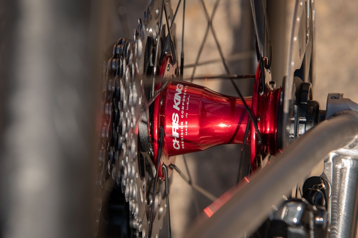 JLaverackTi's tweet photo. The R J.ACK, built to exacting standards with Shimano Dura-Ace, Chris King hubs, and our signature blend of performance and elegance.

Where form meets function—handcrafted without compromise.

https://t.co/ofqwJLDSb4

#JLaverack #RJACK #TitaniumBike #ChrisKing #BespokeBike https://t.co/fr155sfuLg