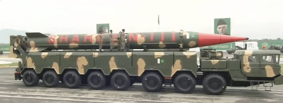 In the brouhaha over the B-2 strikes on Iran, let’s not forget #Pakistan is the only radicalised Islamic country with nuclear weapons and missiles that can actually strike Israel. Only a matter of time before Pakistan poses an existential threat to Israel. 
#IsraelIranConflict