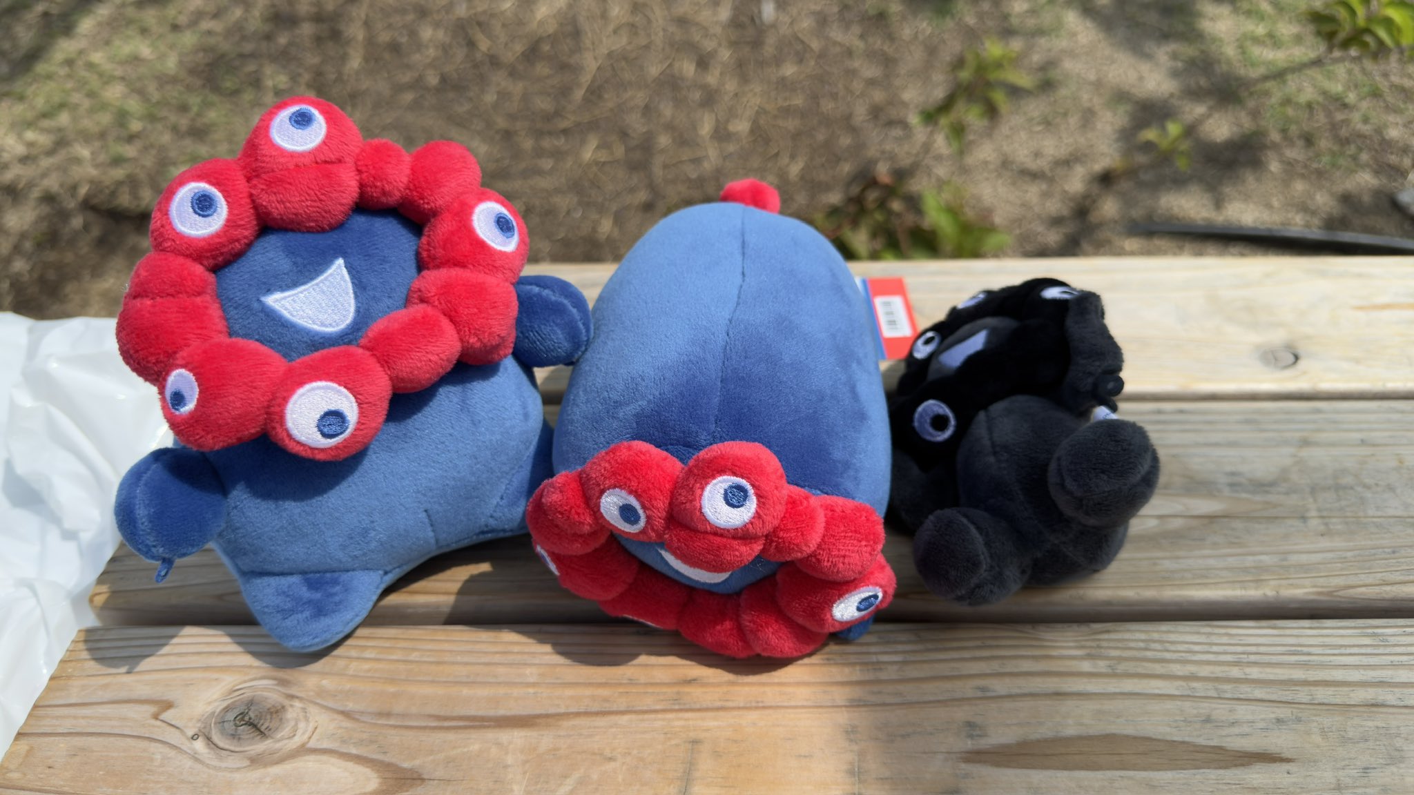 黒ミャクミャク 立ち2個 黒ミャクミャク - Search / X