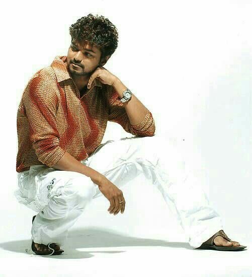 Approximately btwn 1998-2010—Songs were categorised into 4 categories,

ARR songs
Yuvan Songs
Harris Songs
Vijay songs

#HBDThalapathyVijay #JanaNayagan