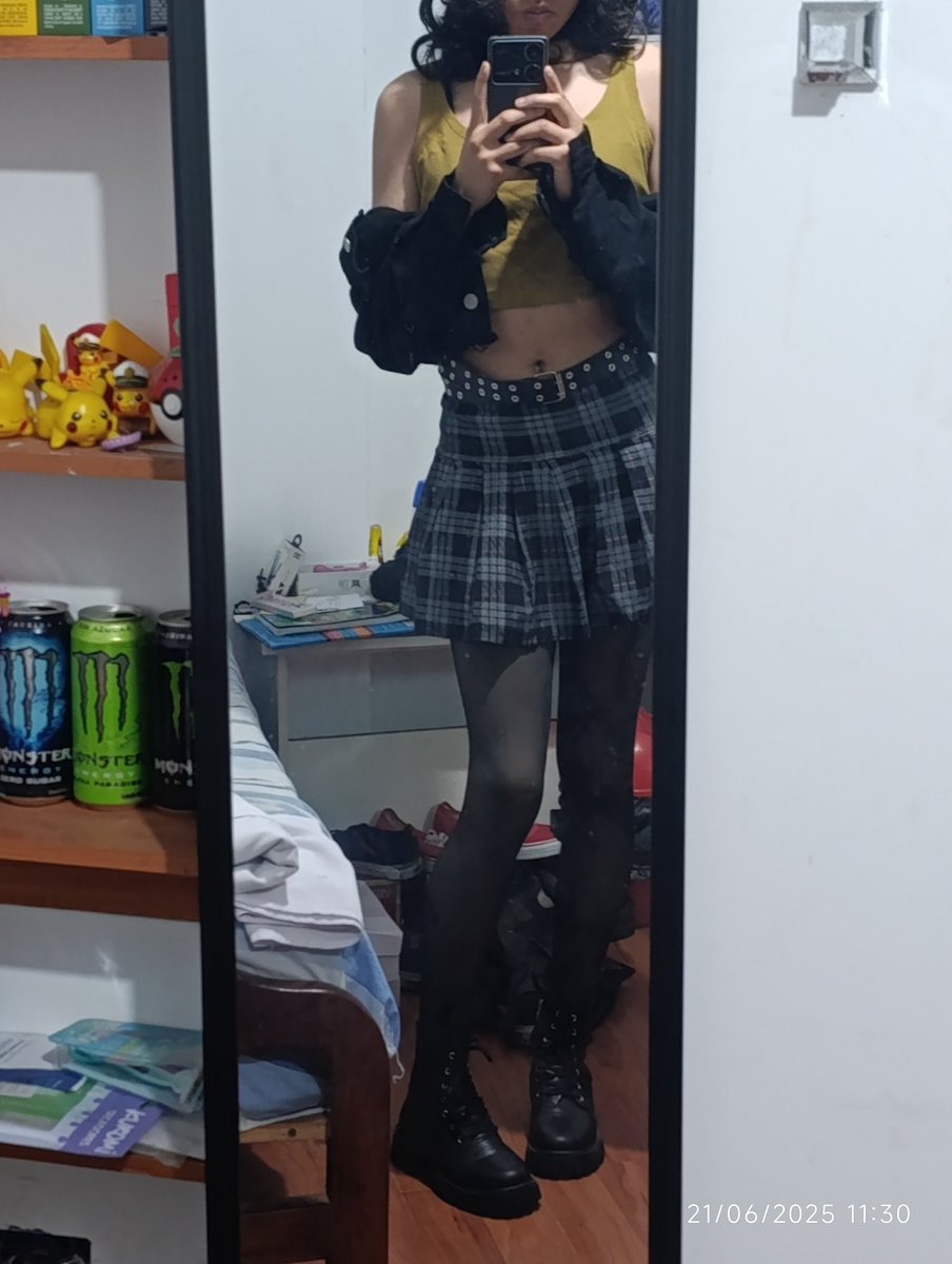 cr1s_UwU's tweet photo. Preparándo mi oufit para la marcha ;3 https://t.co/15EsQ43uic