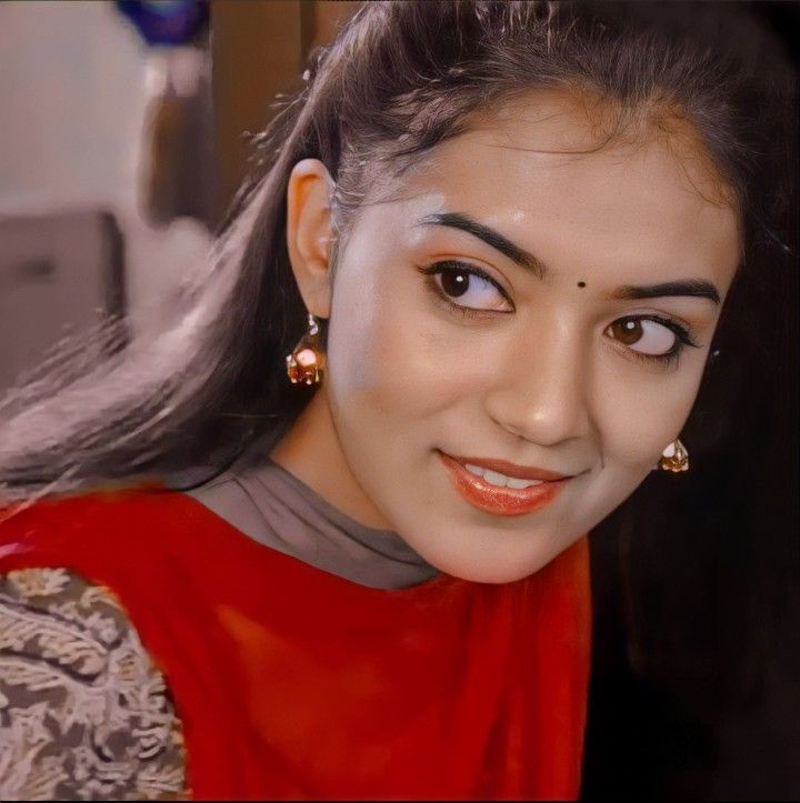 My mom tells that relatives are coming home today 
Me expecting that one uncle who made me thirst and crave to fuck him and imagine how i am gonna enjoy my holidays 😩