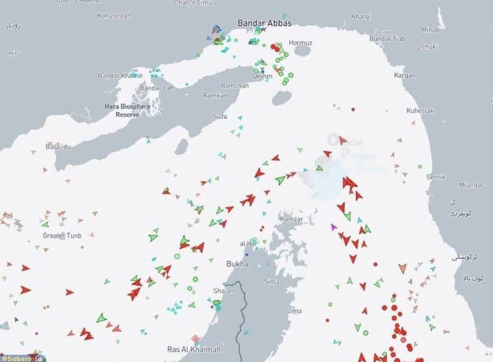 Chaos in Strait of Hormuz: Over 50 oil tankers are urgently trying to exit, fearing an immediate Iranian blockade.