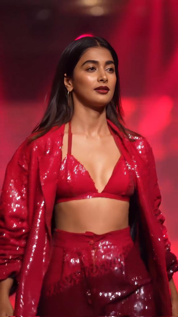 GuBVug4akAAGBiQ?format=jpg&name=medium