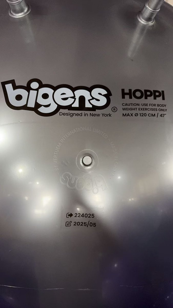 specktoys's tweet photo. The upcoming Speck x Bigens collab releases a new hopper ball named Hoppi and it can get as big as 120cm! Can you even balance on that? 🤔 https://t.co/bmfBZt7NPQ