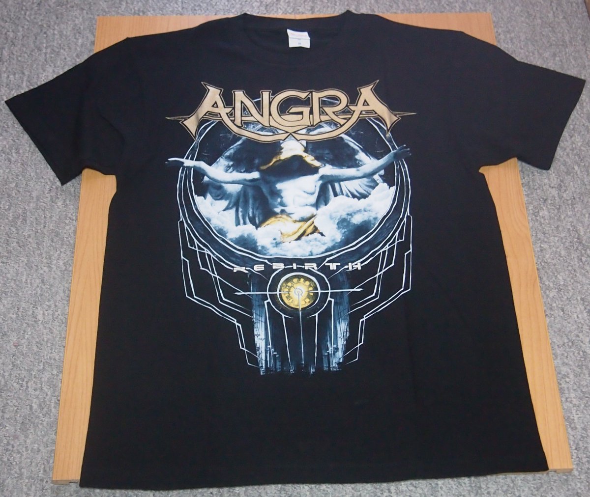 ozz_nyang's tweet photo. 6/19に ＃Angra のliveを観た。
Loud Park '10でも観たが、あまり覚えて
いないので、実質初めてのLive参戦。
リアルタイムで聴いているバンドなので、
もっとlive観ればよかった。
"#TempleOfShadows"再現は圧巻。
再始動したら、来日を希望。
物販でTシャツをコンプリート。
5,500円は安く感じる。 https://t.co/G8o6OjnsCL