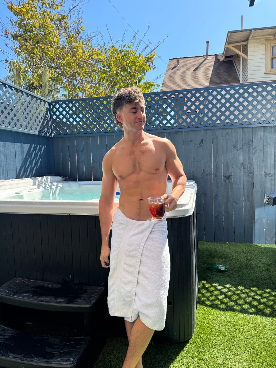 DavidGregoryOF's tweet photo. Morning tea tastes better in a hot tub