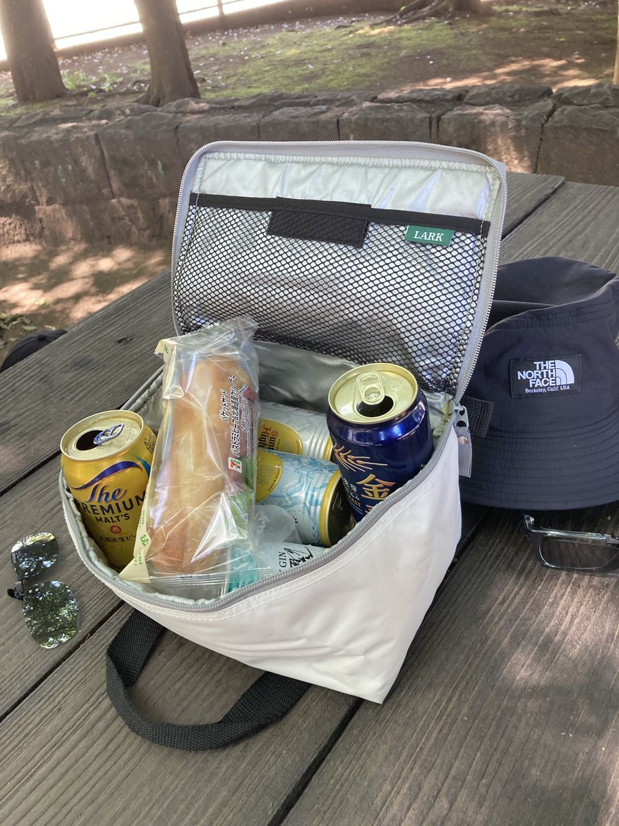 mach2000mach's tweet photo. 自宅近くの公園で妻とバカンス気分。大好きな川遊びや海水浴に行ったつもりで… https://t.co/sOAFz0q3p2