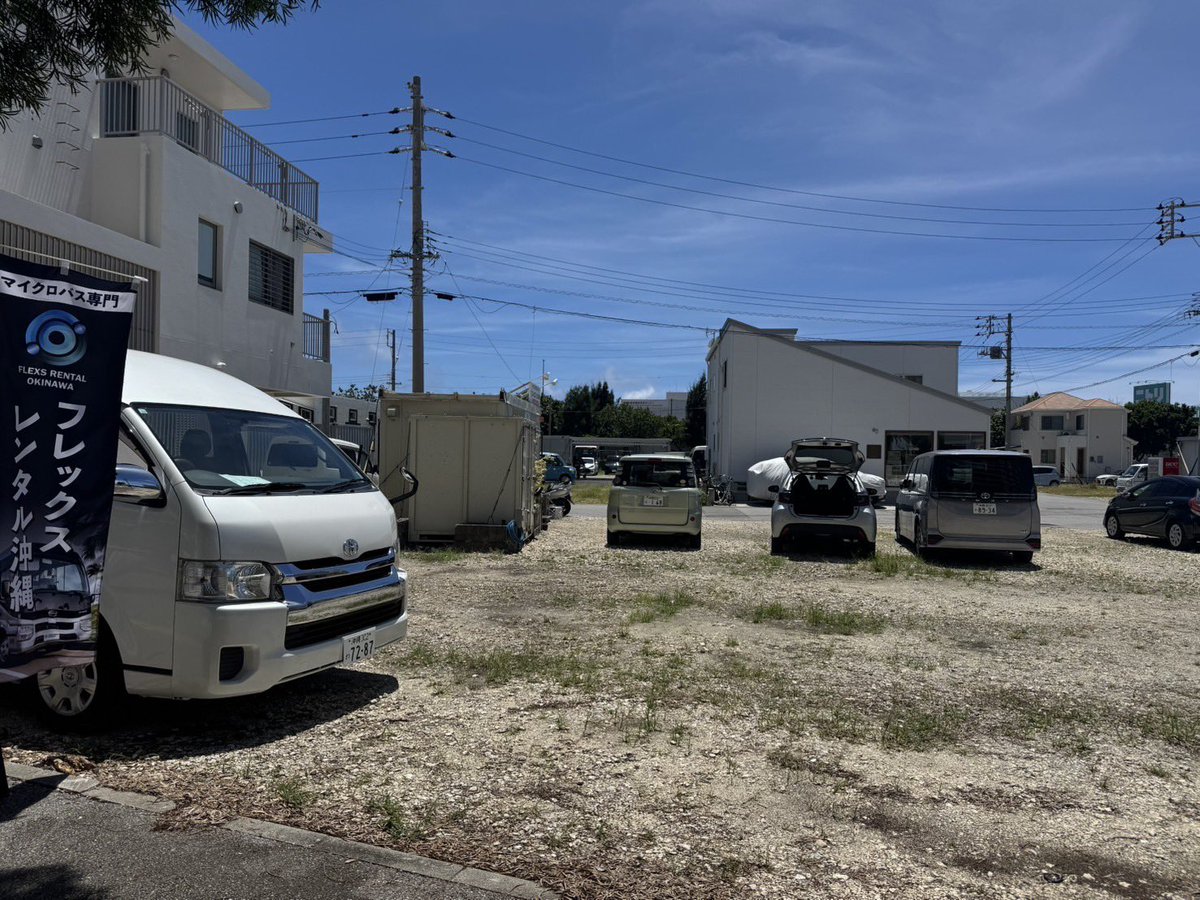 flexs_rental's tweet photo. お店がすっからかんだー！！

大会の時期で、お陰様で忙しくさせてもらってます🙇‍♂️

いつもご利用ありがとうございます☺️

#沖縄
#マイクロバス
#レンタカー https://t.co/CETo6aq1V6