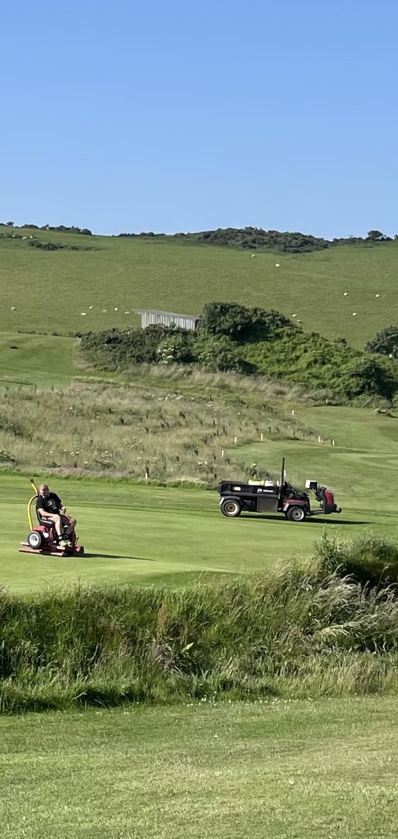 We can proudly say that we are "Probably the most attractive course in the South West of England ".😉⛳🏴󠁧󠁢󠁥󠁮󠁧󠁿

Location ✅
Views ✅
Hardwork, skill and dedication of our Greens Team  ✅

 Well done Team 👏 👏 👏 

#IlfracombeGolfClub #SeeTheSeaFromEveryTee
