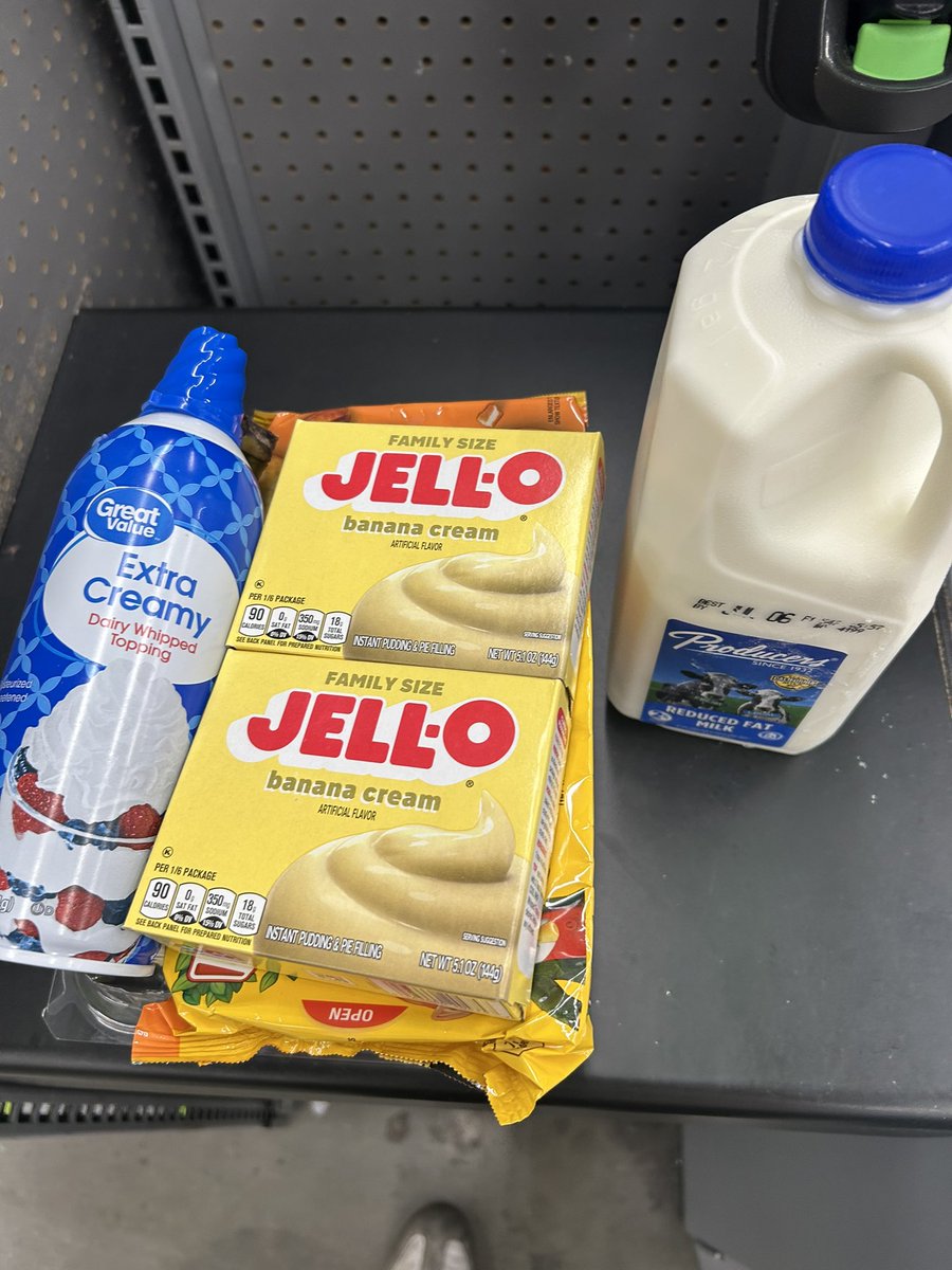 Making banana cream pie cuz the world might end 🫡✌🏽