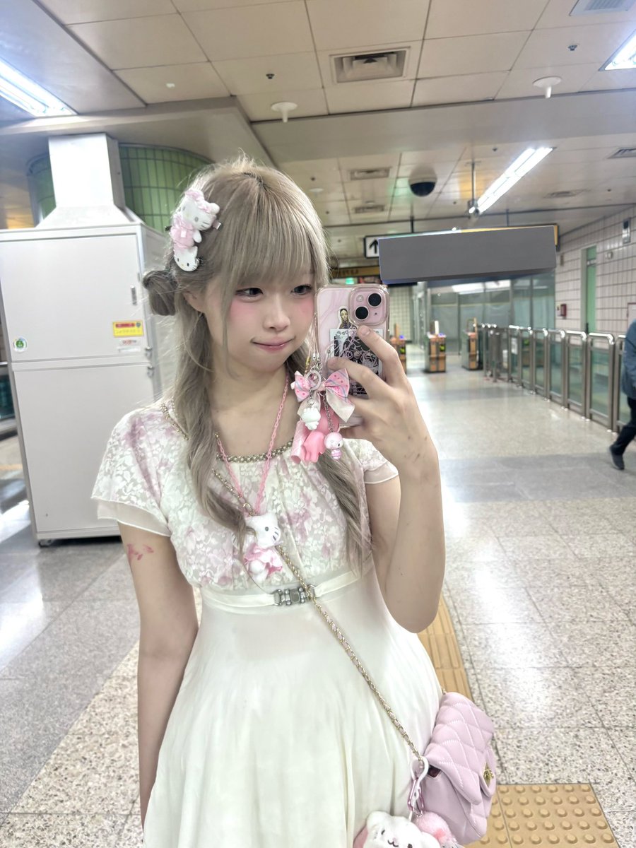 폼 tweet media