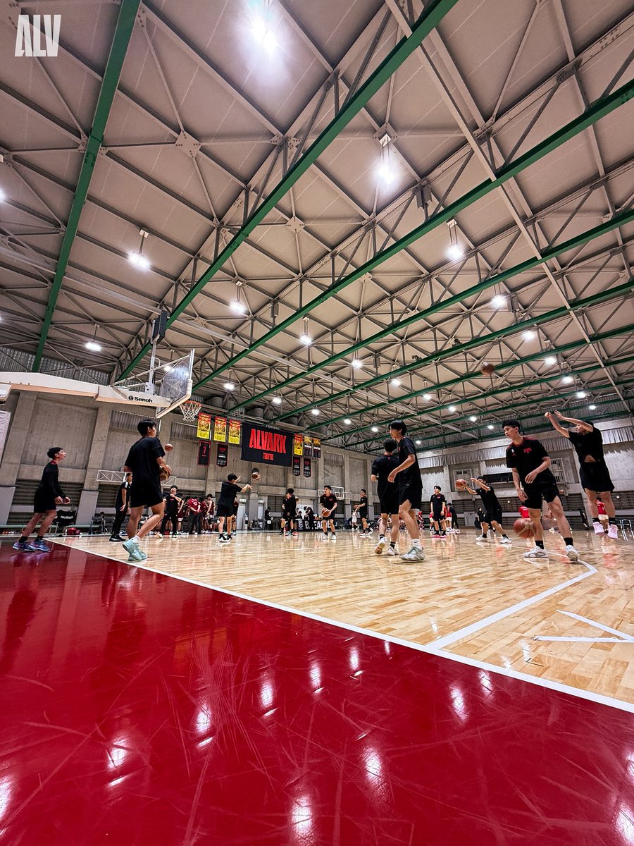◤インフロニア B.LEAGUE U18 REGIONAL LEAGUE 2025◢
ホーム府中開催DAY2
本日もチーム一丸で戦います✊️アルバルク東京 U18への応援よろしくお願いします！

📆6/22(日)
⏰14:30 TIPOFF 🆚千葉J
⚠️一般観戦は不可となります。

#アルバルク東京 #BリーグU18