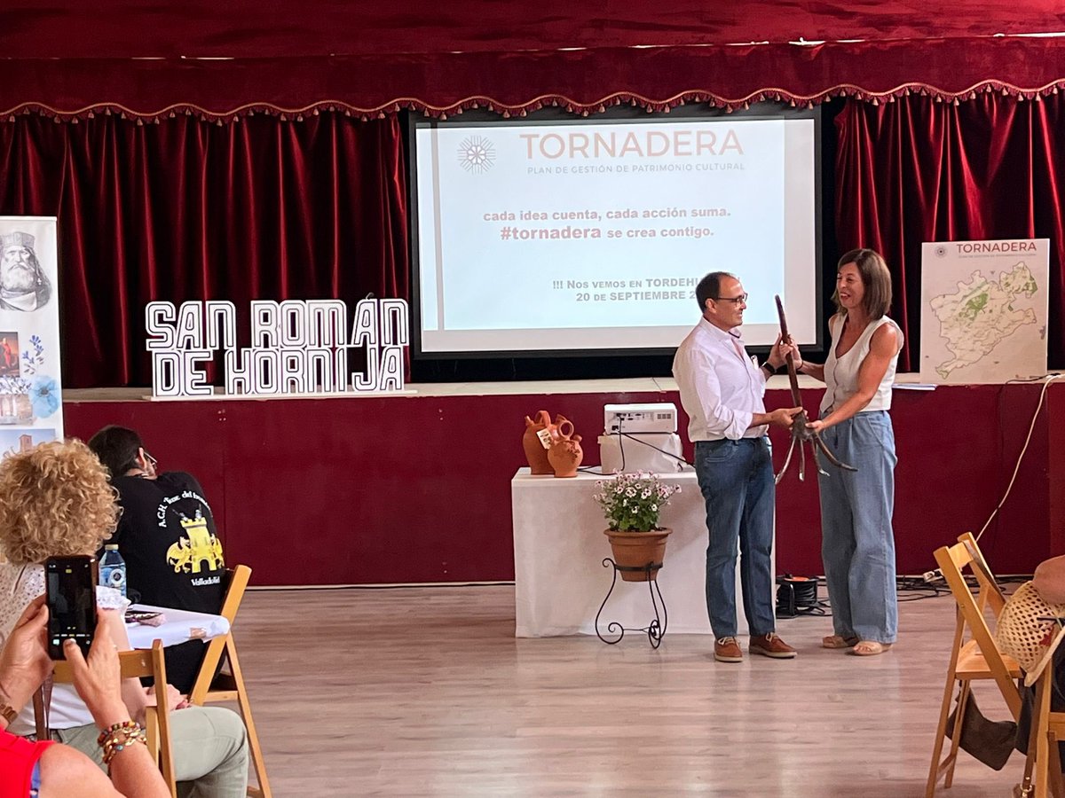ArepaMotaXXi's tweet photo. Colgamos el cartel de "completos" en nuestra segunda jornada TORNADERA. 
 No puedes perderte la siguiente! Tienes una cita en Tordehumos el 20 de septiembre! #CreandoComunidadPatromonial 
 #Conociendonos 
 #JuntosPodemosSolosNo 
 #MontesTorozos 
 #SomosComarca 
 #Tornadera https://t.co/vmAUuXHvsa