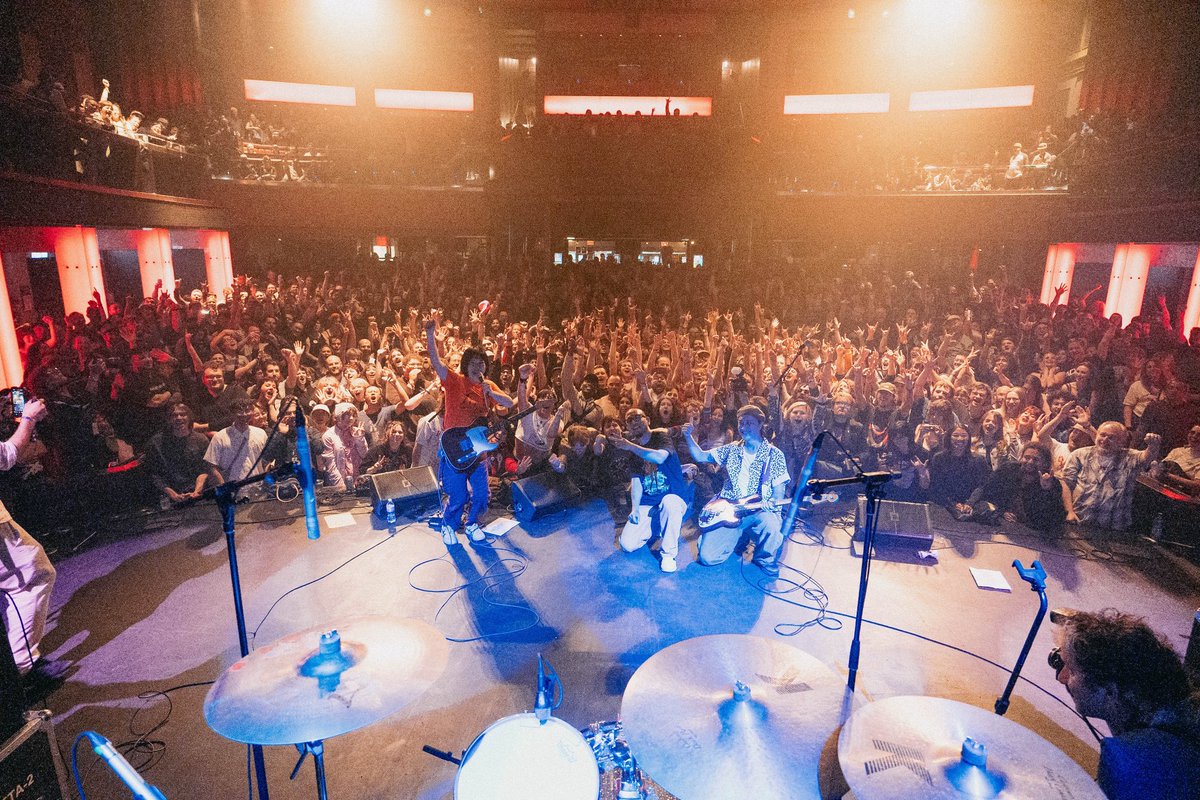 BB彈 / BB BOMB (@bbbombbandtw) on Twitter photo Thank you to <a href="/otobokebeaver/">おとぼけビ~バ~ Otoboke Beaver</a> and the Sled Island Festival for giving us such beautiful memories of our first time in Calgary.
Thank you all for coming tonight!
We have one more show tomorrow — see you then! Thank you to <a href="/otobokebeaver/">おとぼけビ~バ~ Otoboke Beaver</a> and the Sled Island Festival for giving us such beautiful memories of our first time in Calgary.
Thank you all for coming tonight!
We have one more show tomorrow — see you then!