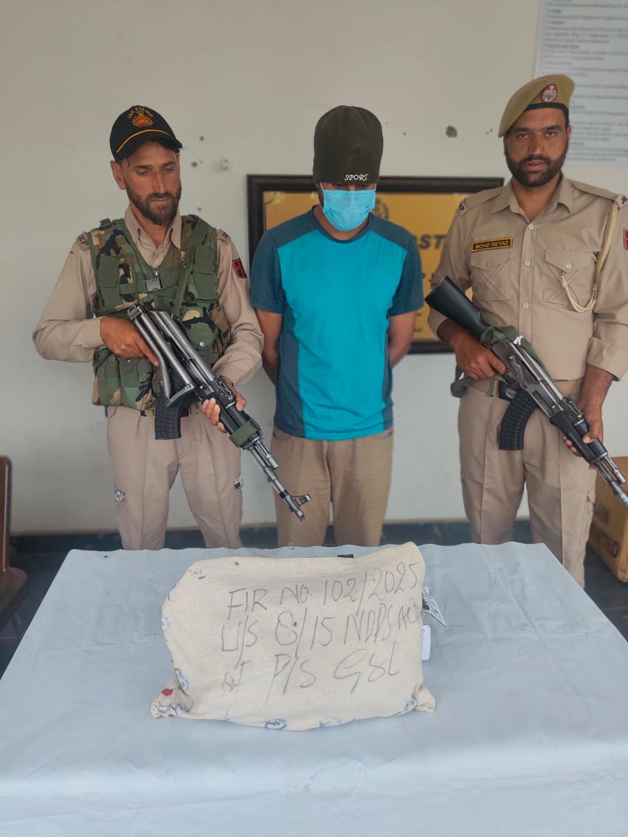 In continuation of the efforts to eradicate the drug menace from the society, #GanderbalPolice arrested a #DrugPeddler in the jurisdiction of #PPNagbal and Seized #ContrabandSubstance from his possession.
<a href="/JmuKmrPolice/">J&K Police</a> 
<a href="/KashmirPolice/">Kashmir Zone Police</a>