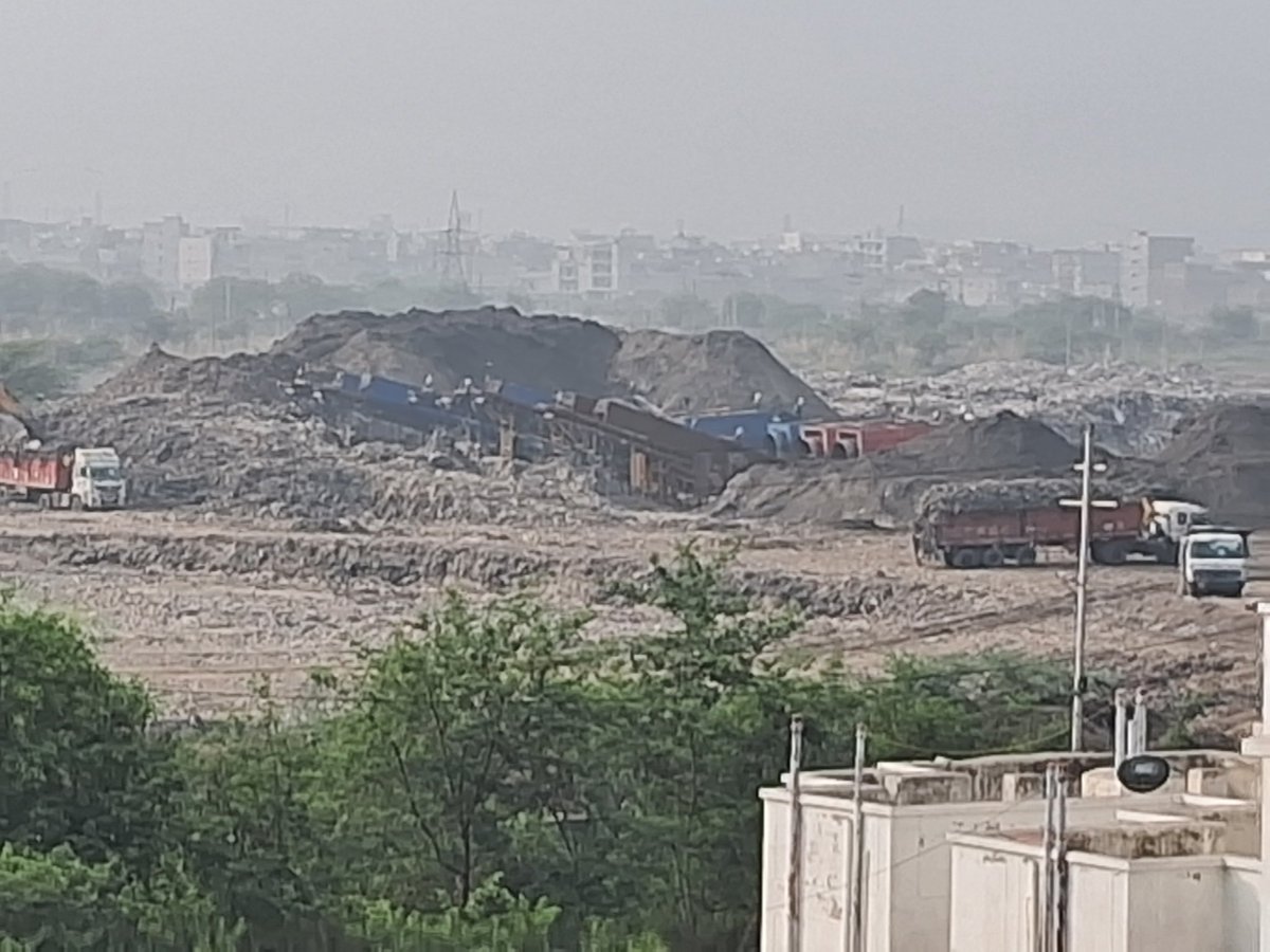 ForcesIndian's tweet photo. #Noida

Unwavering commitment of #CRPF ensures the safety and sovereignty of our nation, allowing millions of citizens to live in peace. 

The welfare &amp; well-being of their families, therefore, should be a paramount concern for all of us.

@ANI @OfficialGNIDA @Gen_VKSingh @ndtv https://t.co/lTwRwX0Zww