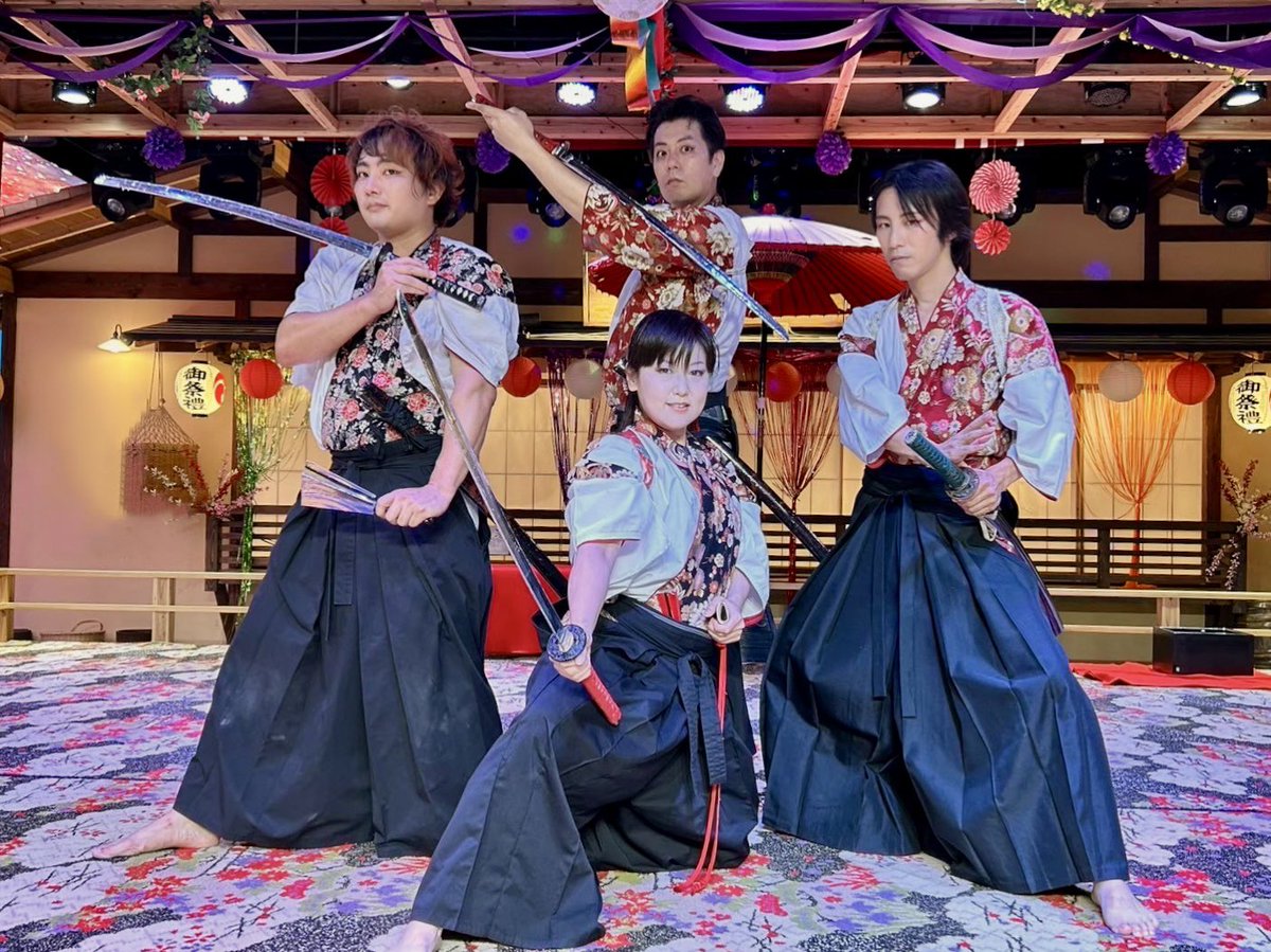 紅桜剣舞会

7／５（土）　
屋上パフォーマンスエリア
15:50〜
成宮、早坂、瀬戸口、長谷川

迫力ある殺陣パフォーマンスをぜひ間近でお楽しみください！

#デザフェス61リポスト
<a href="/designfesta/">デザインフェスタ公式</a> 

#紅桜剣舞会