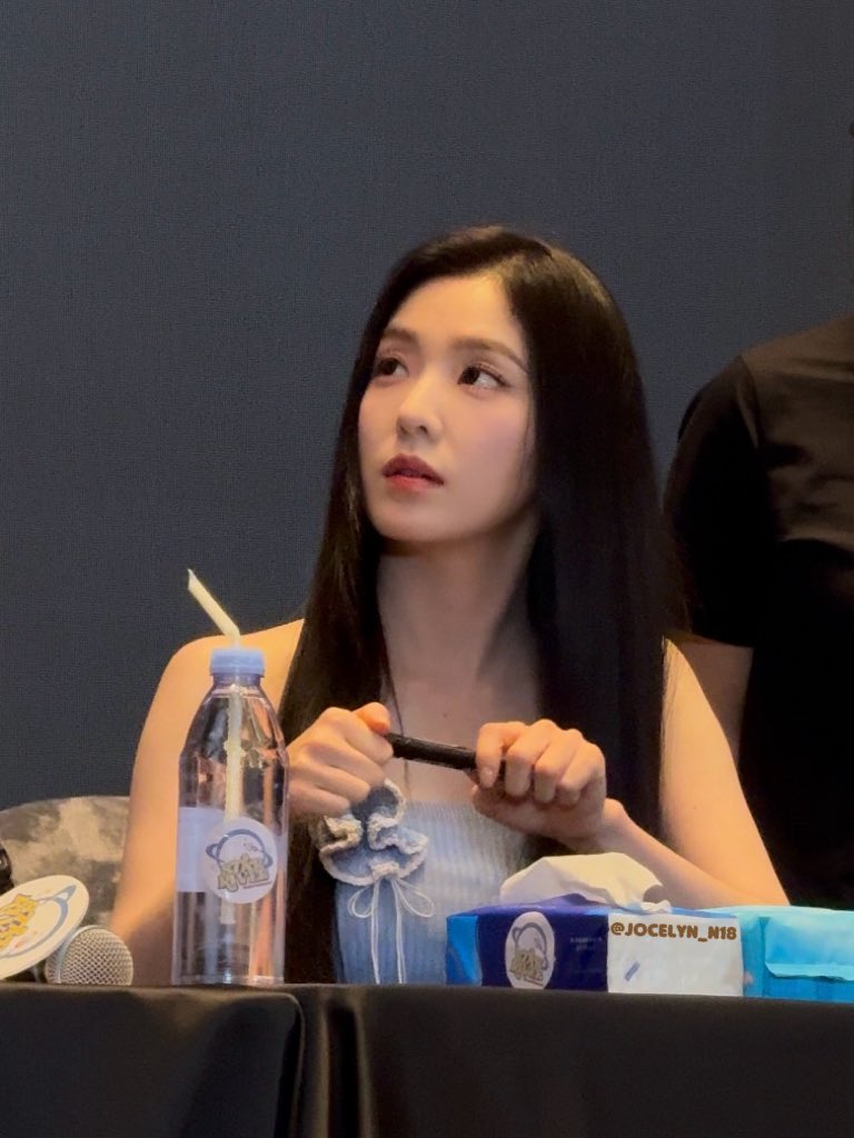 250622 star river 팬사인회
#아이린 #IRENE 
세상에서 제일 귀여운 이쁜 토땡이