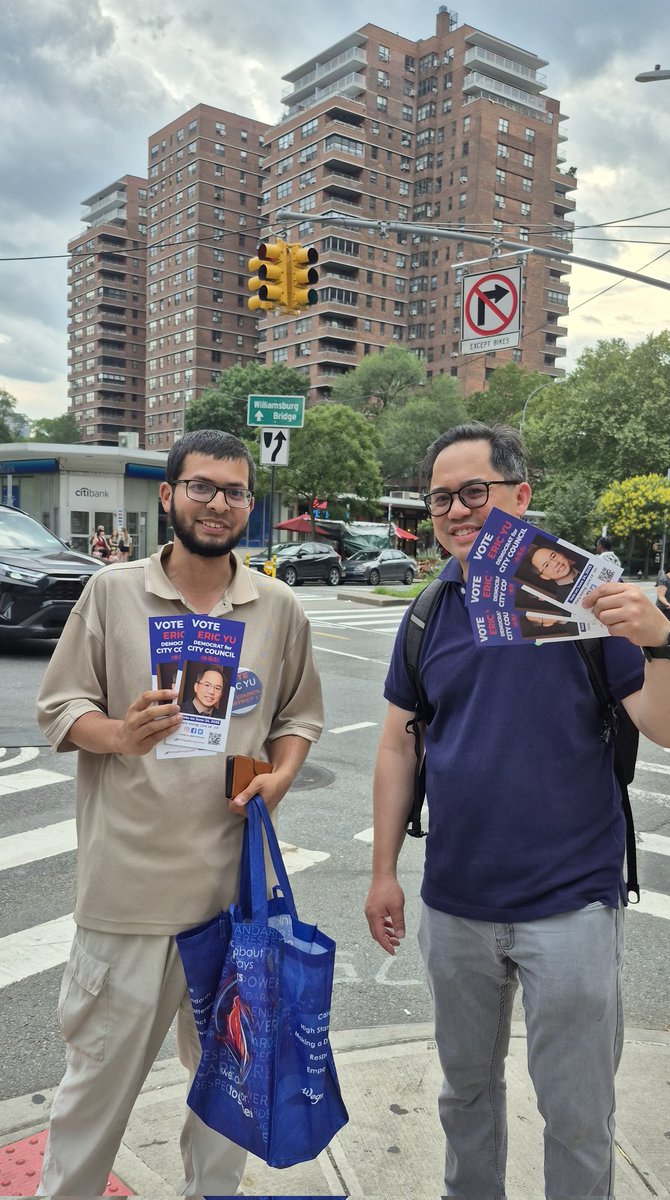 EricYuforNYC's tweet photo. Day 8 of Early Voting:

Been out all day campaigning. I became aware of the need to subsidize the training for certification in Information Technology, to enable NYC residents to fill needed positions.  This is in addition to the other subsidized training for skilled trades. #IT https://t.co/zllANqrTTm