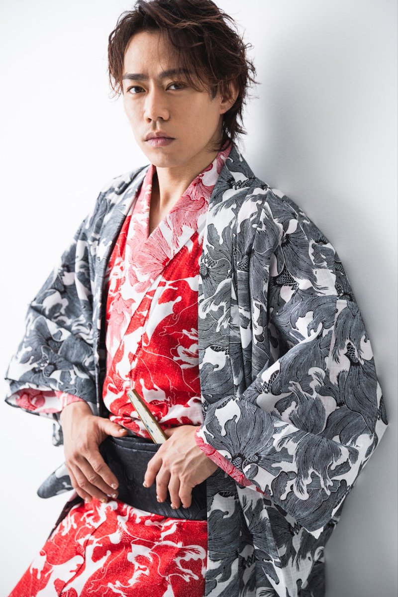 浴衣キマッテルなー、
大輔さん。
しどけない着こなしなのに。
隙がまた上品な色気になる。